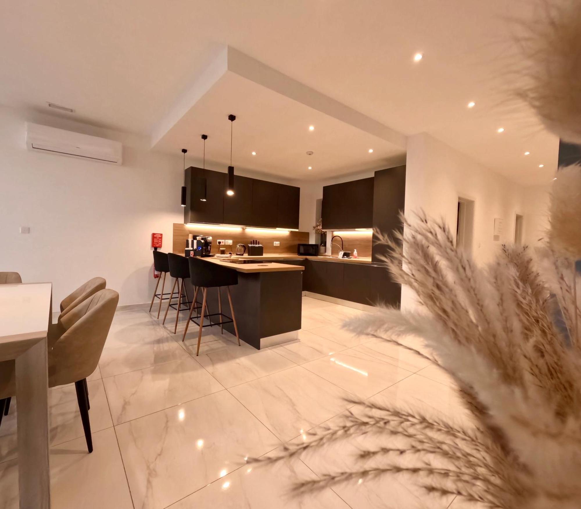 Modern Apartment In St Julian'S Malta, With Breathtaking Views Of Spinola Bay Saint Julian's エクステリア 写真
